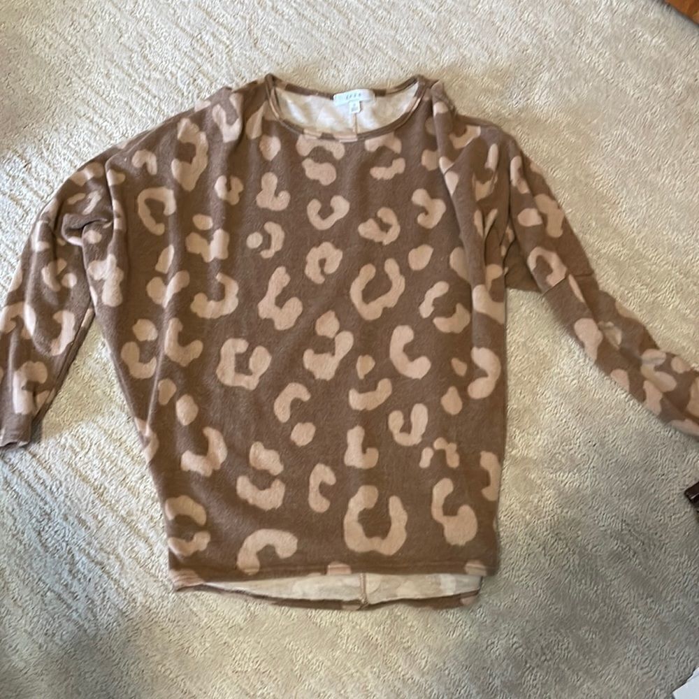 Gorgeous Neutral top 